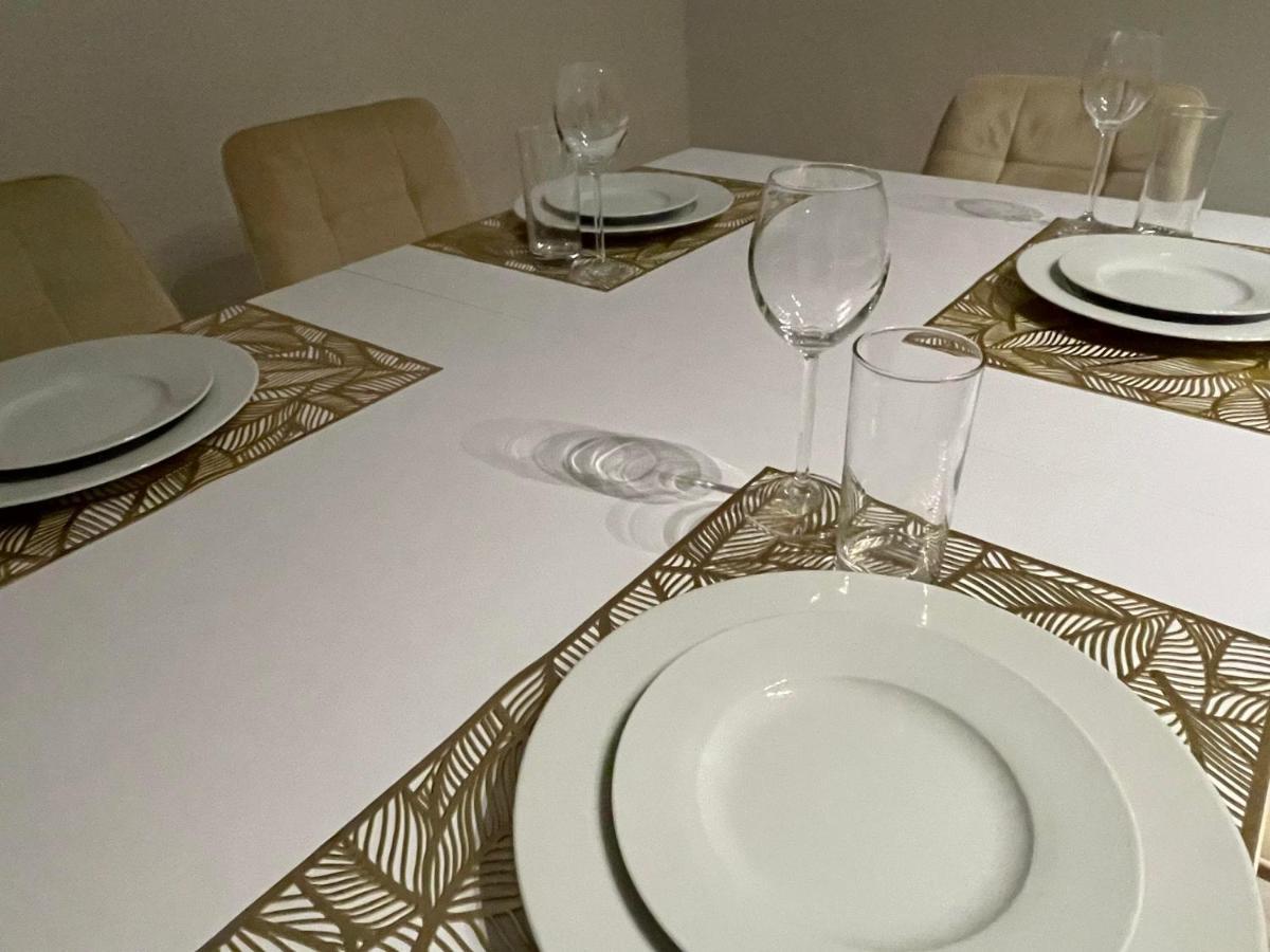 Urbansuites - Modern & Zentral In Der City - Dein Zuhause In สตุตการ์ต ภายนอก รูปภาพ