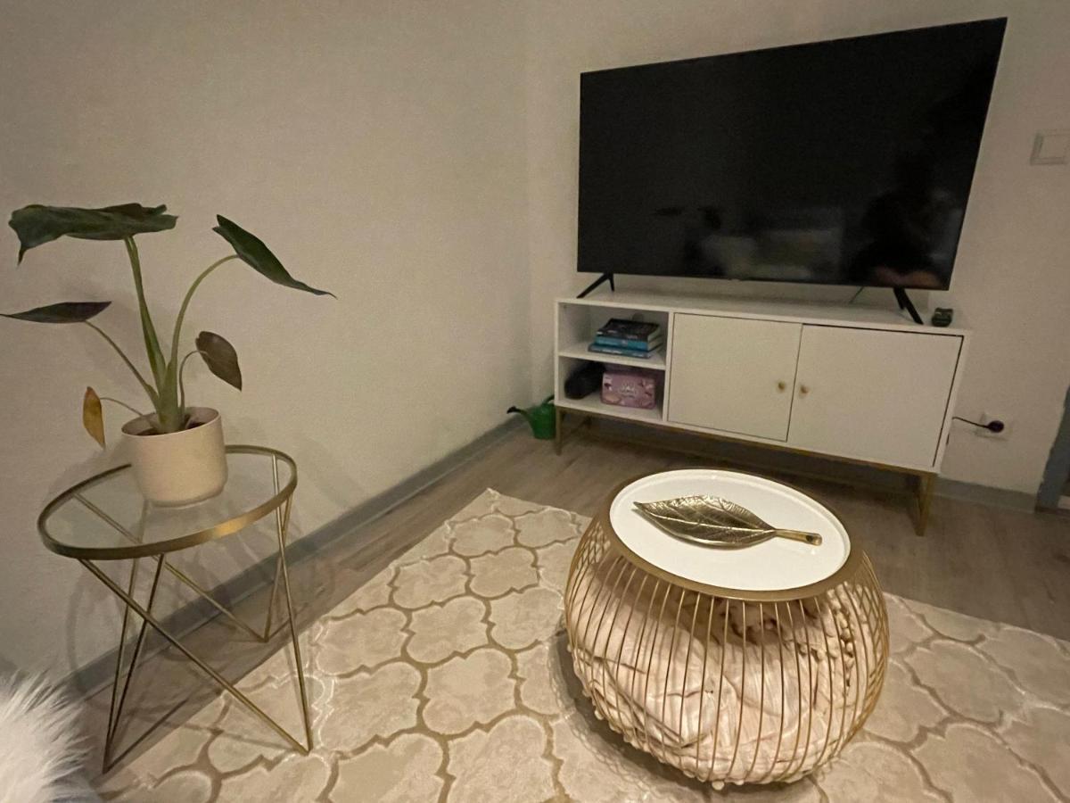 Urbansuites - Modern & Zentral In Der City - Dein Zuhause In สตุตการ์ต ภายนอก รูปภาพ